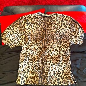 An authentic leopard print Dolce&Gabbana tee shirt